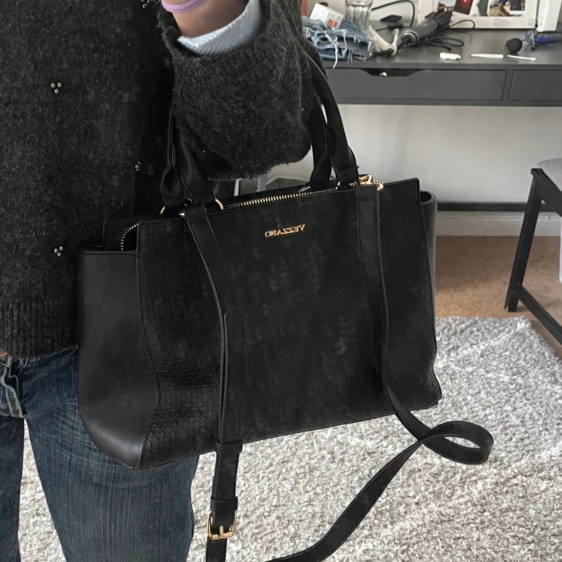 Svart väska