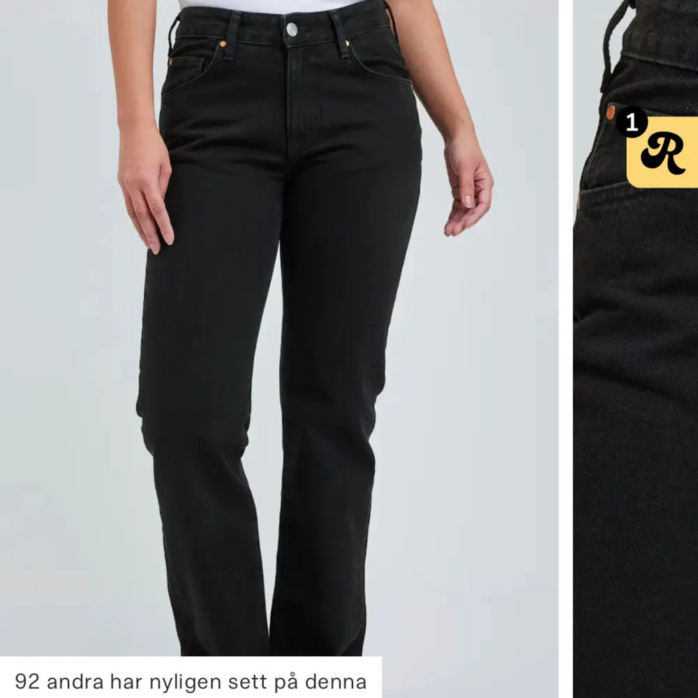 Lågmidjade jeans med rak modell. Säljer pga blivit för små. Nypris 699 . Jeans & Byxor.