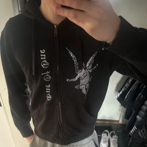 One of one ziphoodie - Säljer denna one of one hoodien då den inte används. Cond 9/10 Passar L-XL