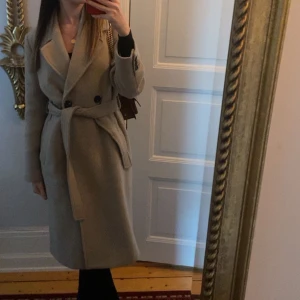 Kappa - Säljer min Kappa som är köpt på zalando. Använt ett fåtal gånger så den är i fint skick 💜