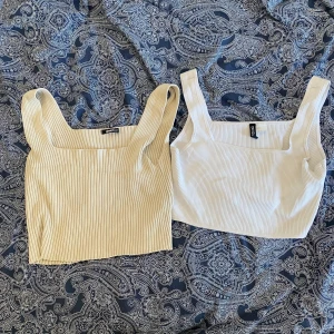 Två linnen - Båda för 30kr eller 20kr st. Dessa två linnena är föör stora för mig. Det beiga linnet kommer från Gina och storleken S, det vita linnet kommer från H&M och storleken är L?