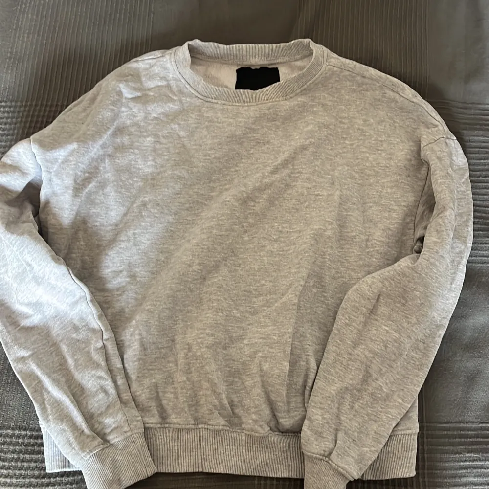 Sweatshirt från lager 157. Storlek xs.. Tröjor & Koftor.