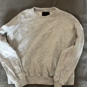 Sweatshirt från lager 157. Storlek xs.
