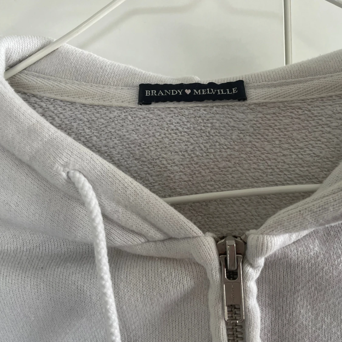 Vit Brandy Melville zipup - 91