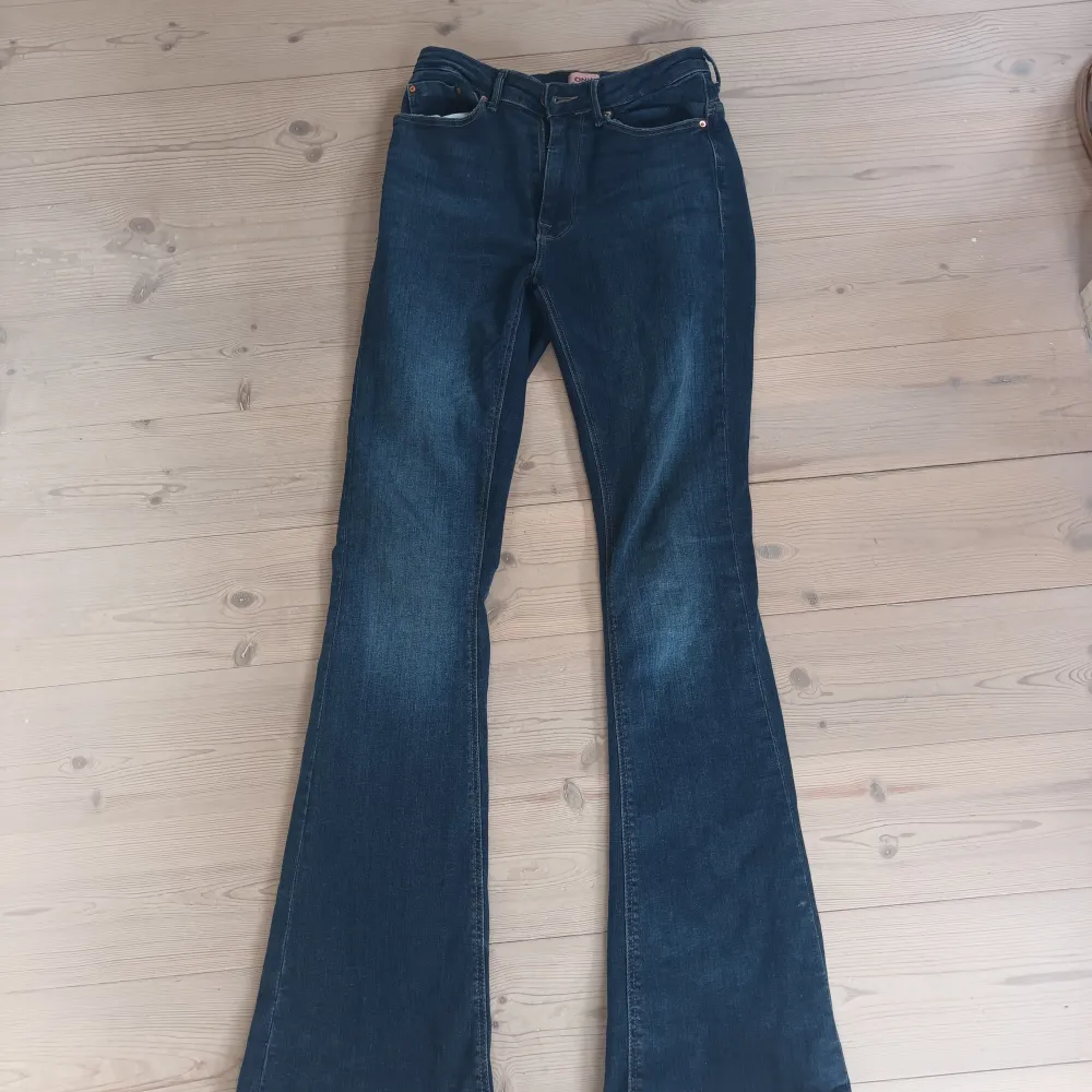 Bootcut jeans från onlyi stl 32/S. Fint skick. Jeans & Byxor.