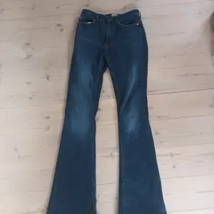Bootcut jeans från onlyi stl 32/S. Fint skick