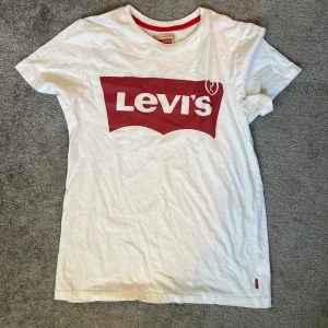 Levi’s t-shirt - Aldrig använd 