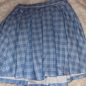 Rutig kjol  - Söt rutig kjol till sommaren💙💙💙