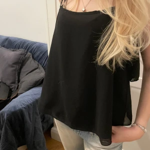 Linne - Supersnyggt linne perfekt till fest och med öppen rygg🥰