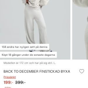 Finstickad byxa bikbok - Någon som säljer dessa byxor i storleken Xs från Bikbok? Färg spelar ingen roll. Modellen heter back to december och är helt utsålda på hemsidan
