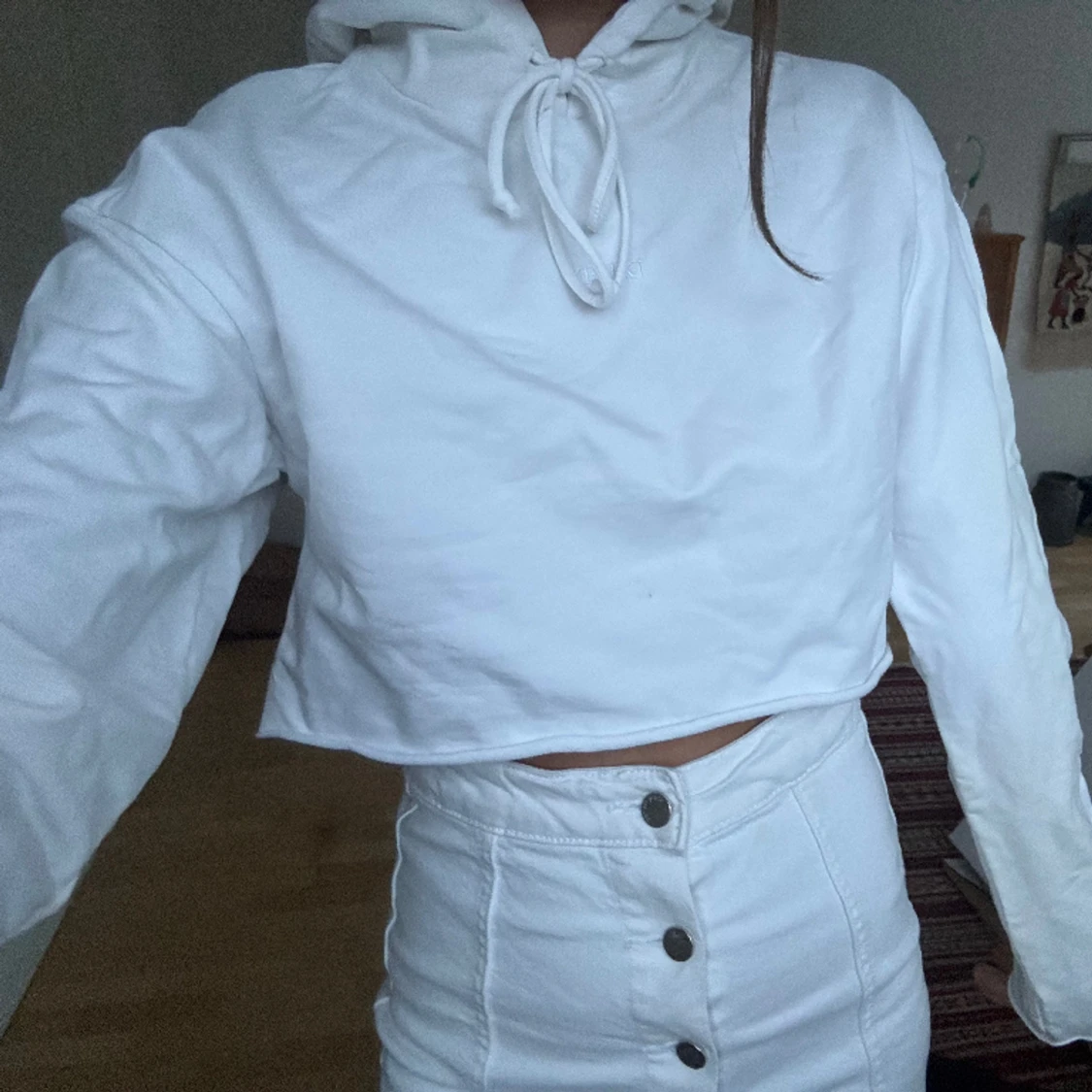 Vit croppad hoodie