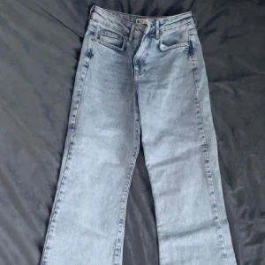 Ljusblåa Gina jeans - Nya utan prislapp.