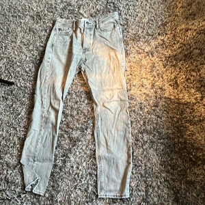 Grå Jeans, Jack & Jones - Loose Fit, bra skick