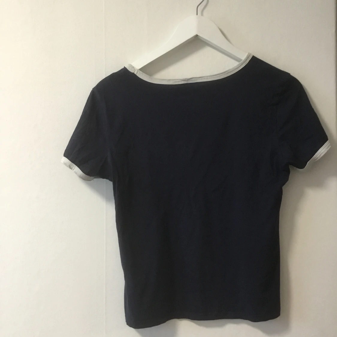 Monki t-shirt blå/vit med havsmotiv - 90