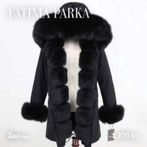 Fatima parka jacka  - Fatima parka jacka haft den en vinter,  i jättefint skick! stl S Kom gärna med egna prisförslag🖤