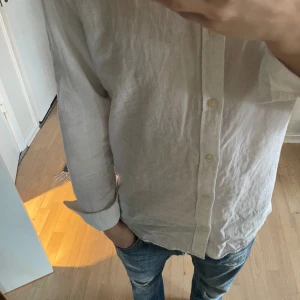 En jack&jones skjorta  - En vita skjorta från jack&jones 