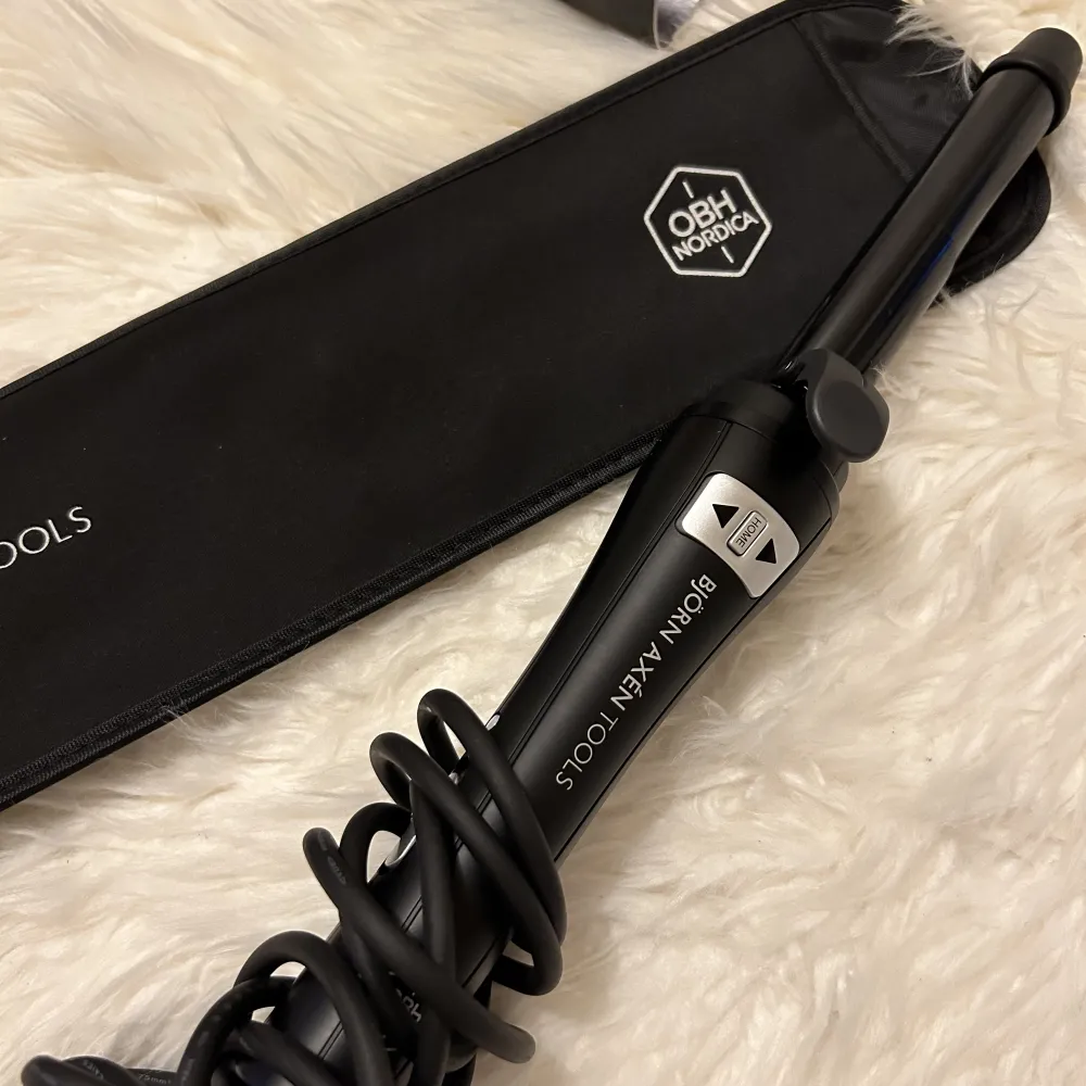 OBH nordic curling iron, automatisk! Endast testat den och säljer pga använder inte! Funkar som ny🌸  Ordinarie pris: 900-1300k. Accessoarer.