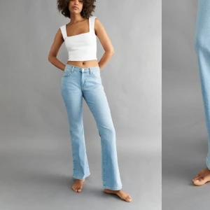 Gina tricot Liw Waist bootcut jeans  - Nya Ljusblå love waist bootcut jeans  Bara testade  Har i 36, 34 då jag beställde i båda för att tästa  Ny pris 500