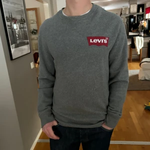 Levis tröja - Snygg Levis tröja i väldigt fint skick. I stolek M😊Priset går att diskutera 