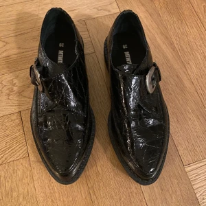Creepers!  - Coola creepers i krokodilimitation. I princip oanvända. 