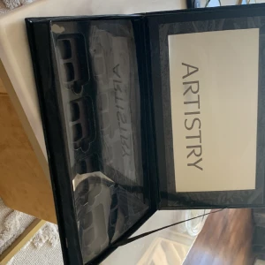 Artistry caddy for powder ,eye - Helt nytt box som passar till ögonskugga powder lipgloss