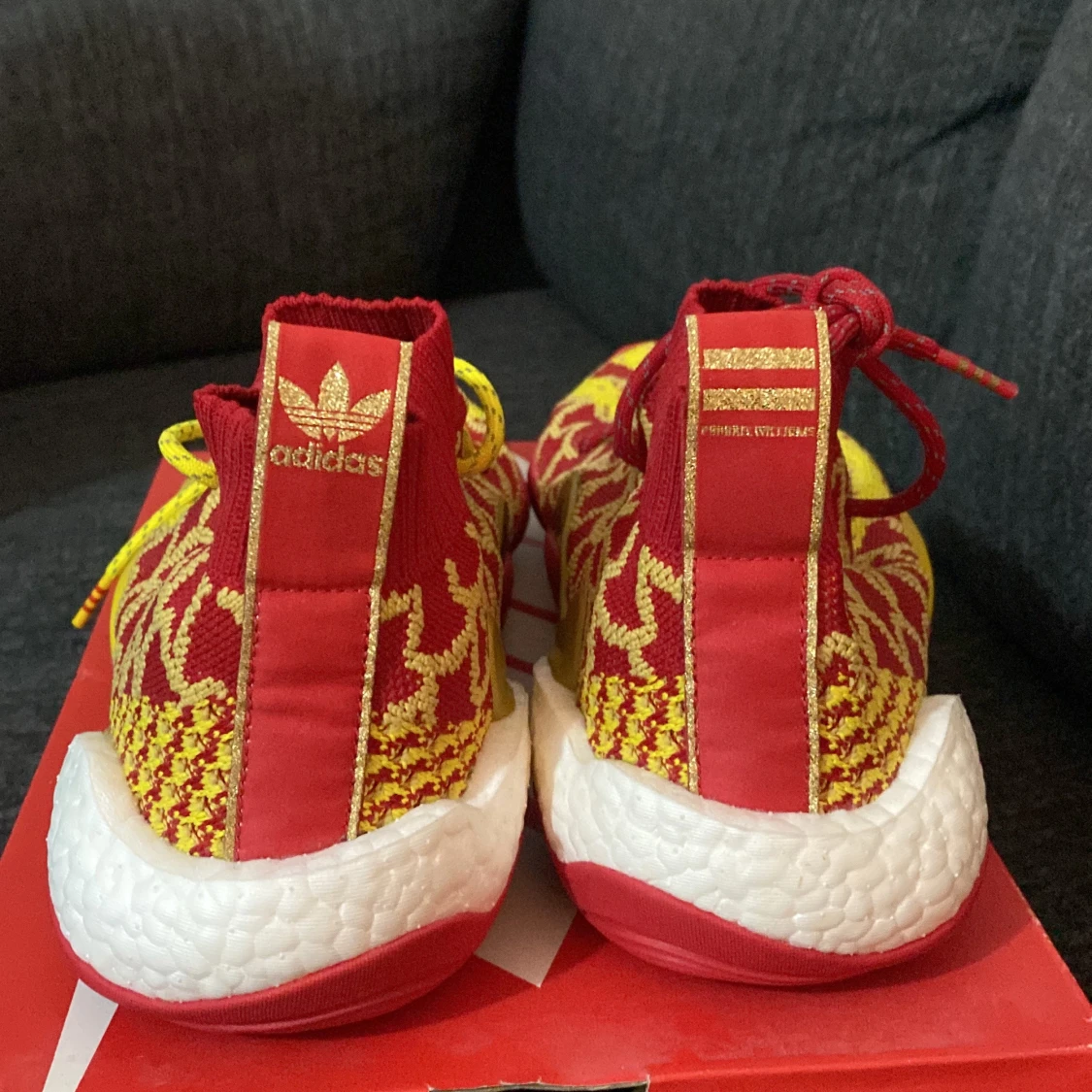 Adidas basketskor  - 90