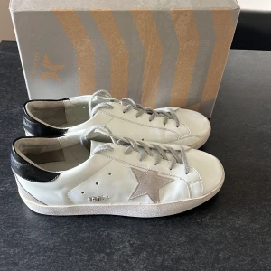 Feta Golden goose! - Dessa goden goose är i nyskick med den snyggaste cw tycker jag. Box ingår 🔥 skriv vid intresse