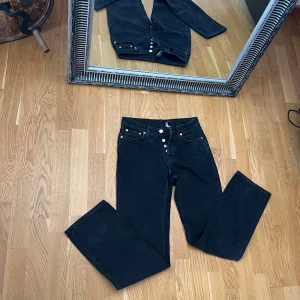 ❣️Straight jeans ❣️ - Jeans från weekday som är för små, nyskick men säljer billigt ❤️‍🔥