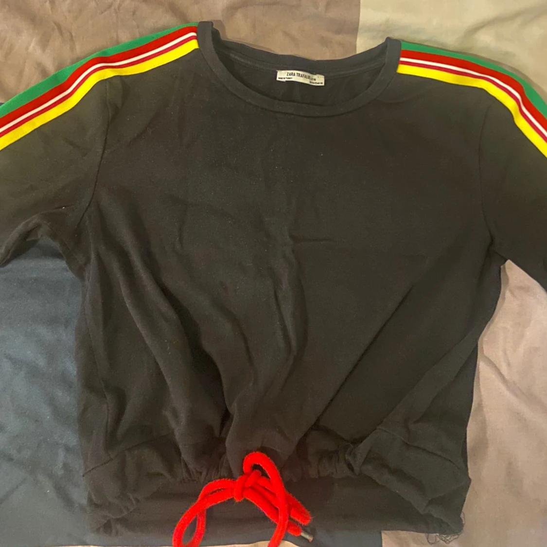 Svart croppad tröja från Zara