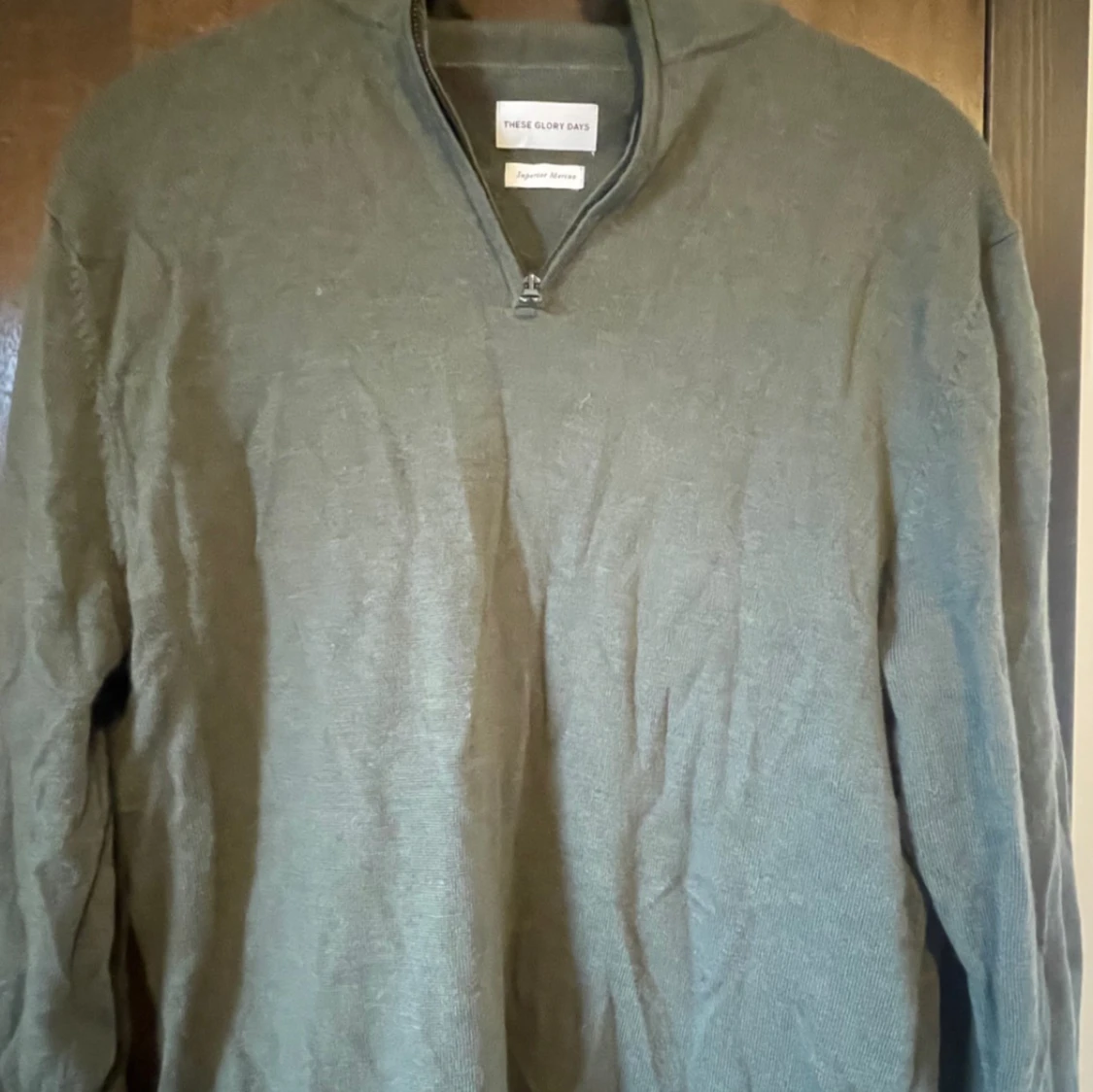 Grå tröja med dragkedja från Banana Republic