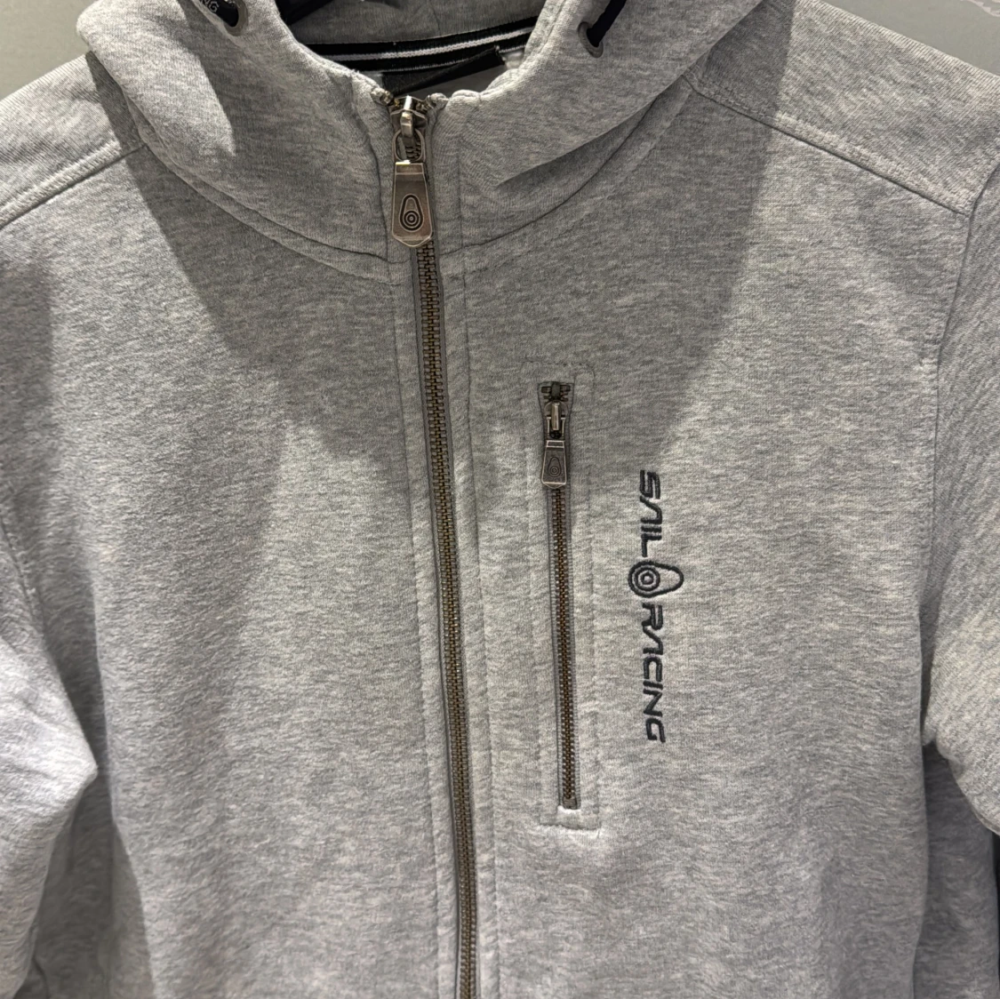 SAIL RACING SIP HOODIE - 90