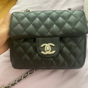 Dam väska - God skick, rymlig, skriv privat för mer info 