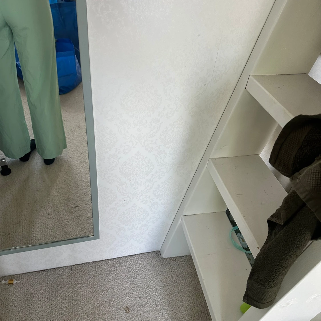 Mintgröna byxor från Shein - 90