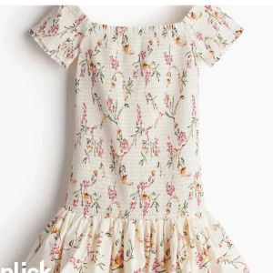 Klänning - Jättefin klänning från hm! Intressekoll🥰