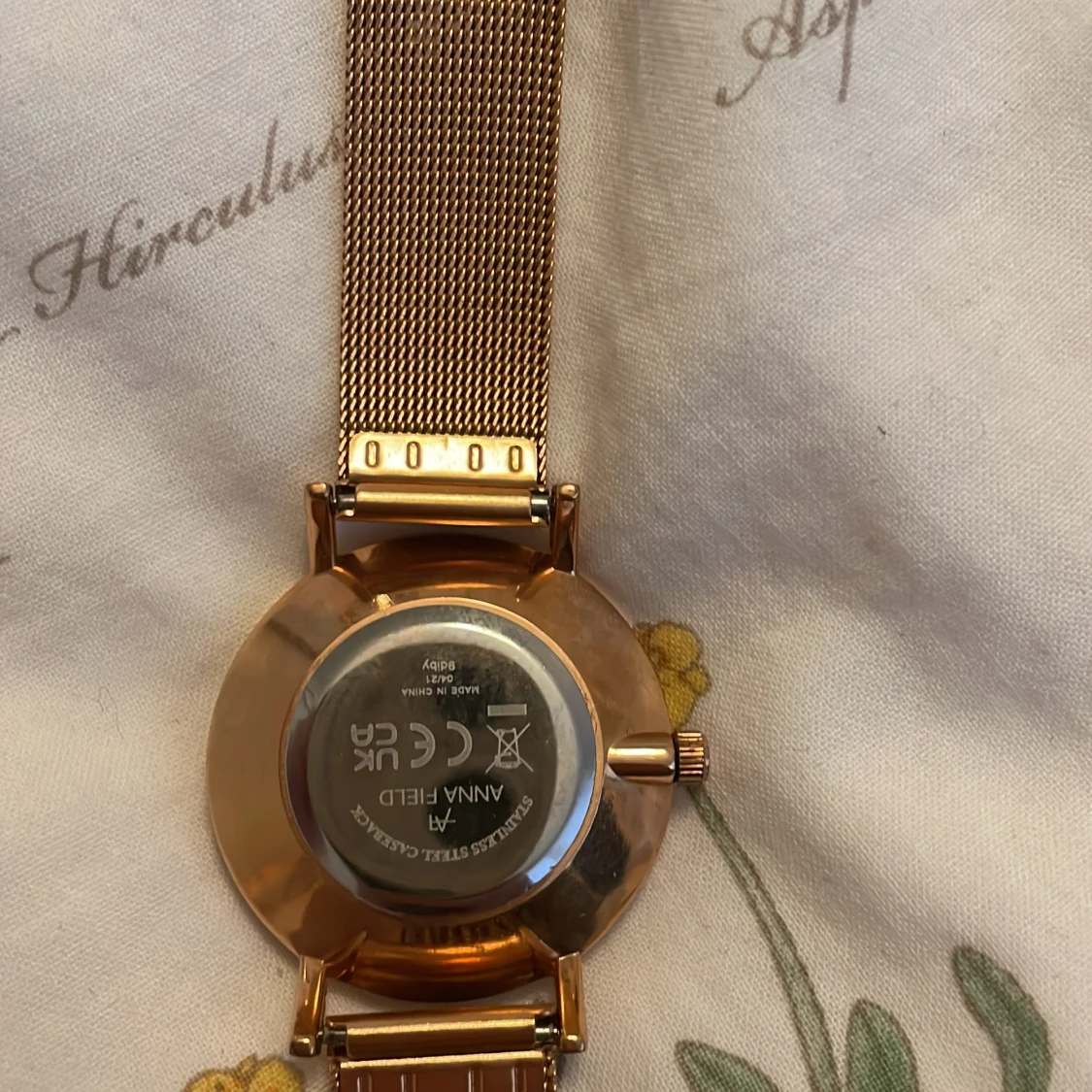 Elegant guldarmbandsur - 93