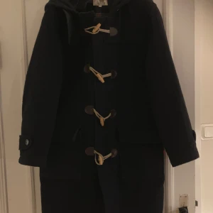 Marinblå duffel kappa, mycket fin, jackpot, stl 2 (38) - Super fin duffel kappa, mörkblå, jackpot 