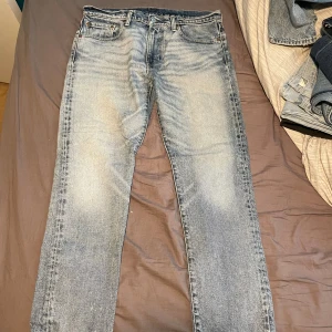 Jeans från Levi’s - Jeans som e fina och jag en fin färg 