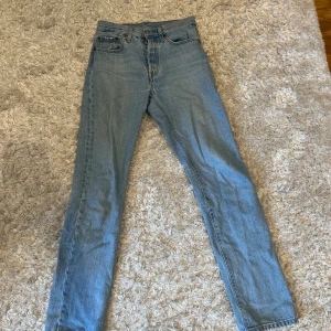 Levi’s jeans  - Säljer nu dessa skit snygga jeans från levi’s då dom blivit för små för mig💕💕💕