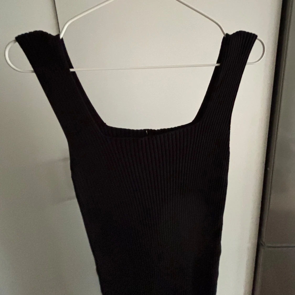 Svart midiklänning - 90