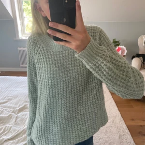 Stickad tröja - Superskön oversized tröja perfekt nu till hösten. Helt oanvänd💗