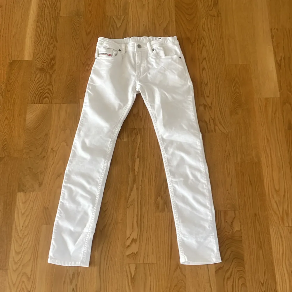 Hej säljer nu mina gamla diesel jeans pga dom är försmå hör av er om ni är intresserade!. Jeans & Byxor.