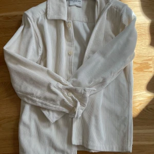 These glory days overshirt - Säljer denna aldrig använda overshirt i storlek S