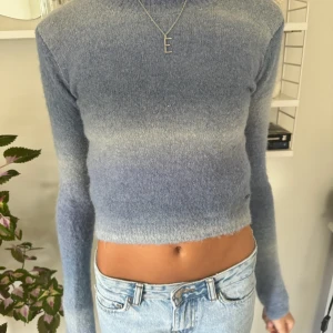 Stickad tröja  - Jättefin, toppen skick