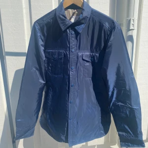 Jacka  - Jacka i mycket bra skick från J.Lindeberg. 