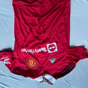 Manchester united tshirt - Storlek 164