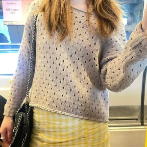 Brun tröja  - Säljer denna superfina tröjan !🥰