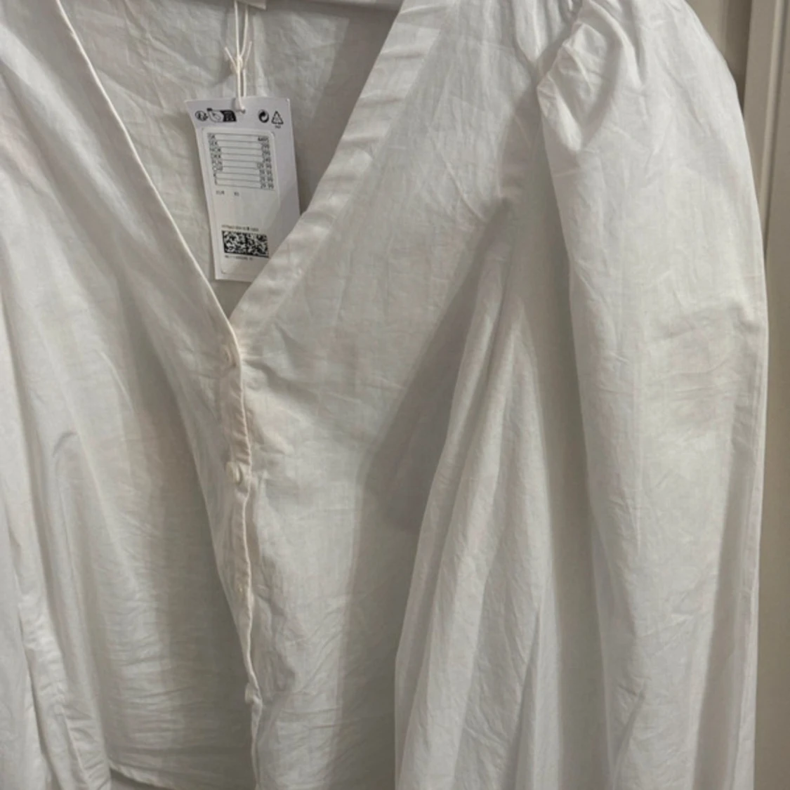 Blus / skjorta med ballongärm - 90