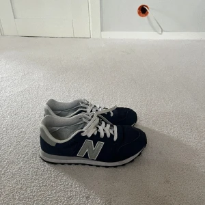 New Balance skor - New balance skor i storlek 38, mycket sparsamt använda 