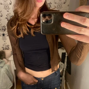 Kofta  - Super snygg mesh brun kofta från Morel Rocks, aldrig använd 💕