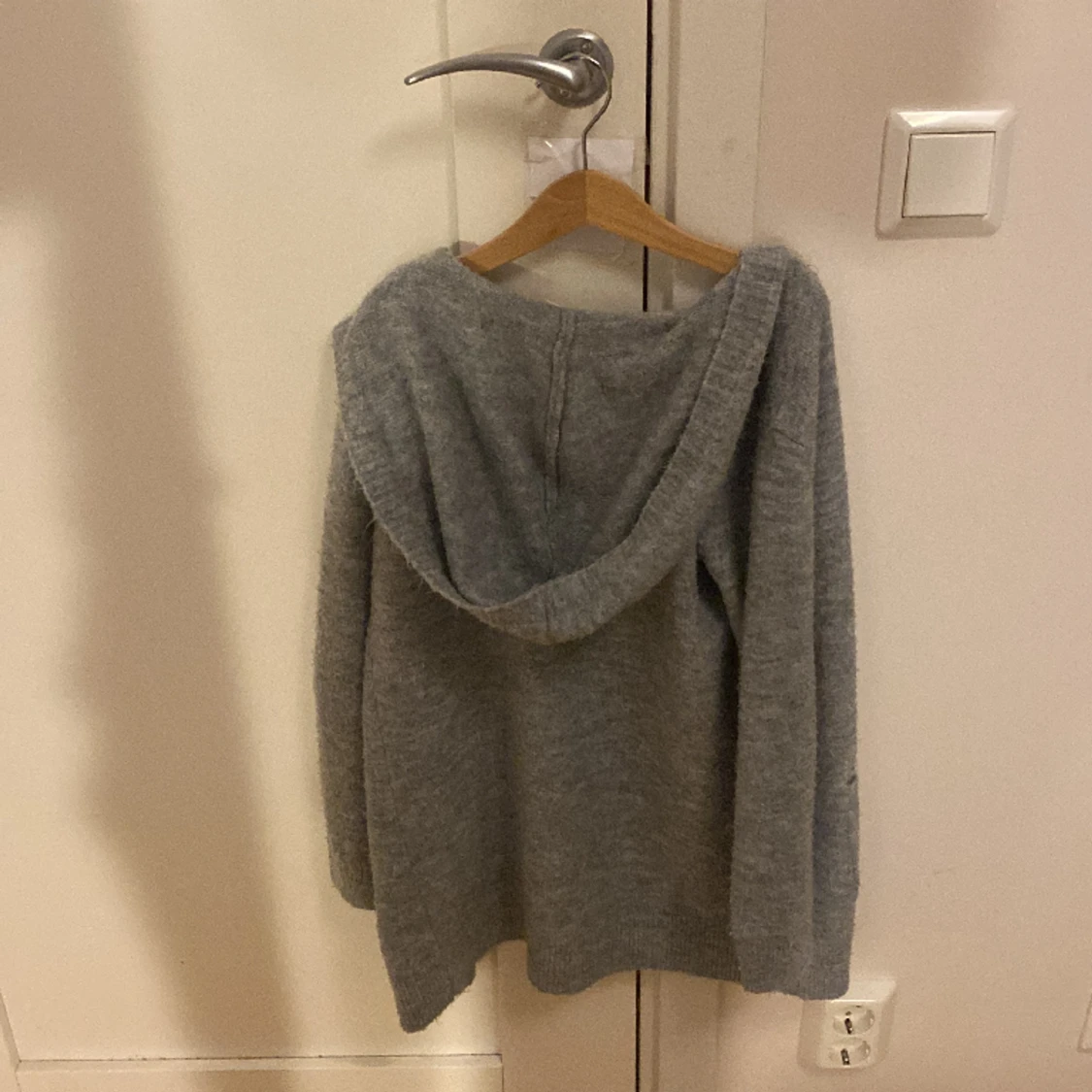 Grå kofta. Storlek 146 152 - 91